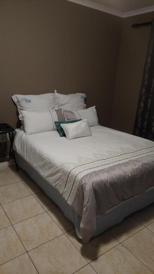 Mossie Inn Accommodation Swakopmund Extérieur photo